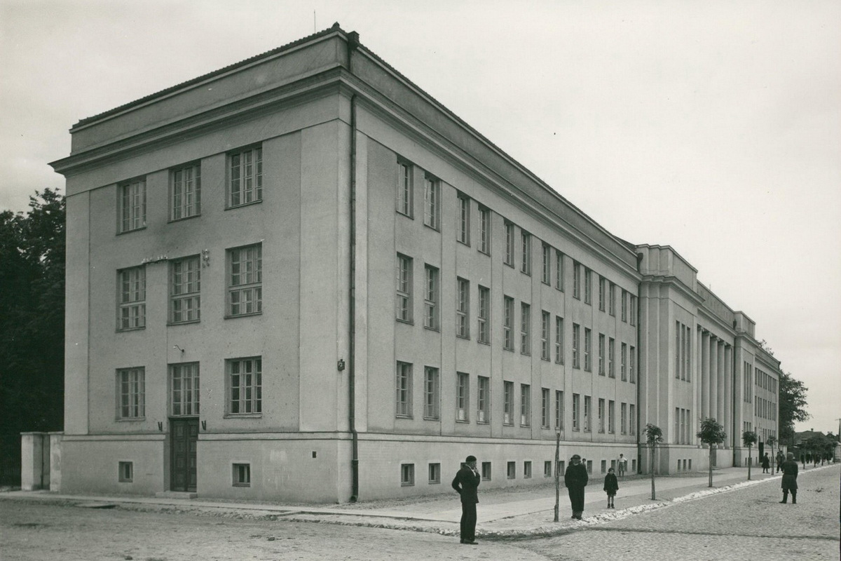 Здание Sad Okregowy в Пинске 1936 год