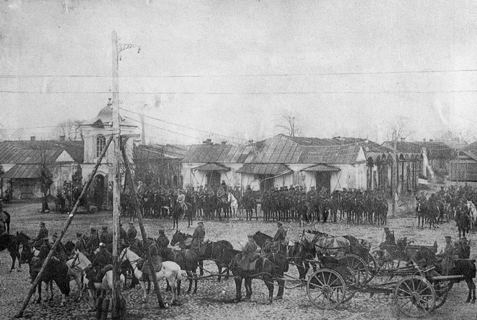 Польская полевая артиллерия на Рыночной площади. 1920 год
